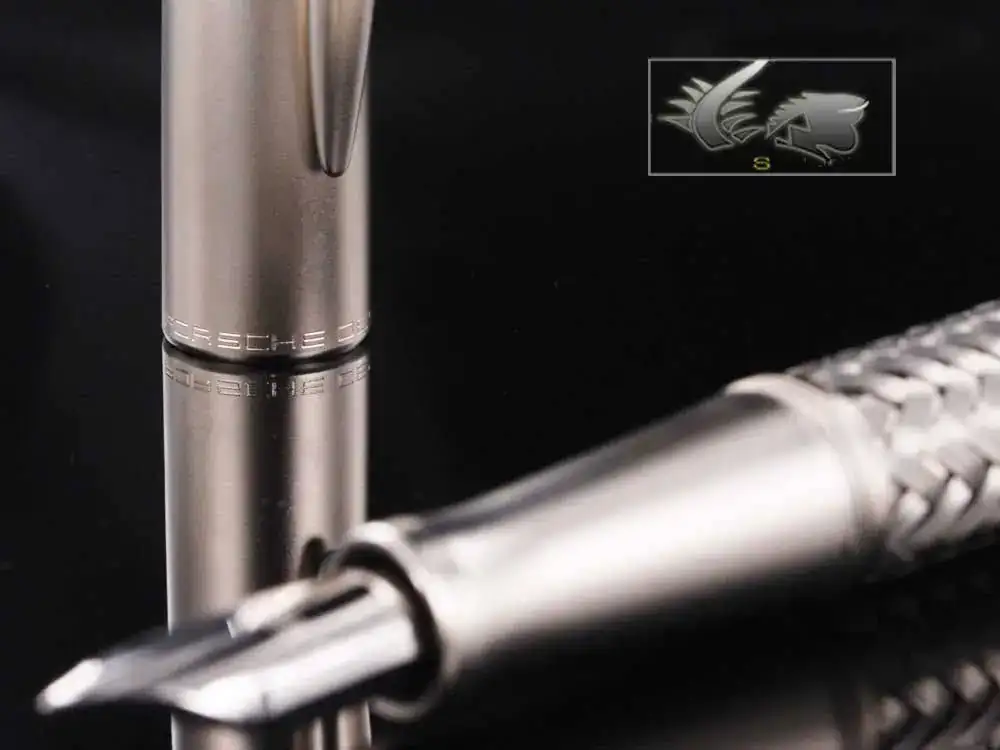 rsche-Design-P3110-Tech-Flex-Fountain-Pen-988873-8.webp