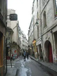 rue-des-rosiers-2.webp