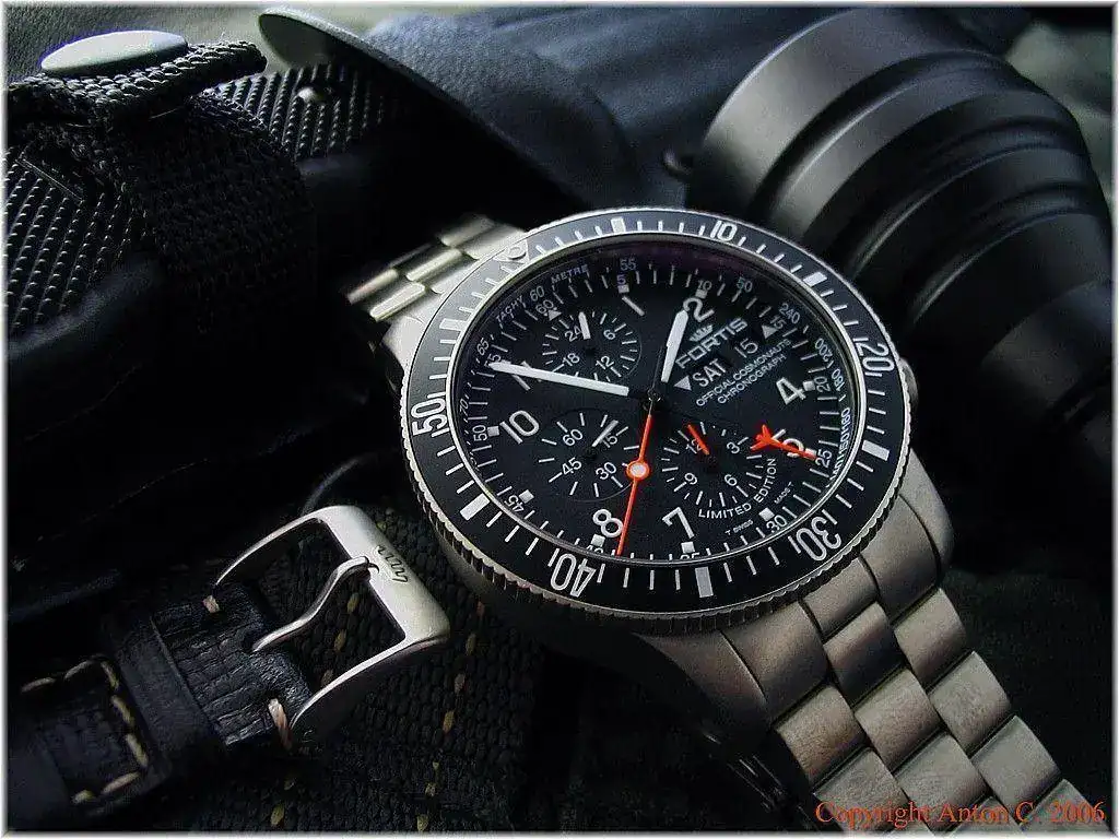s-b-42-le-644-27-11-m-fortis_cosmonaut_chronograph.webp