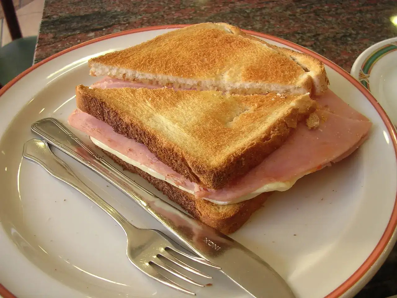 Sandwich-Mixto.webp