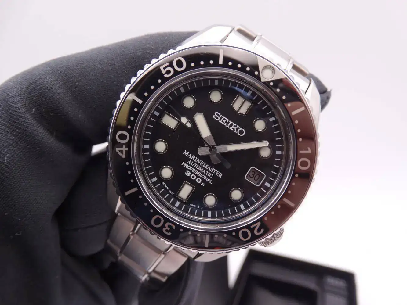 sbdx017 seiko marinemaster prospex 4975.jpg