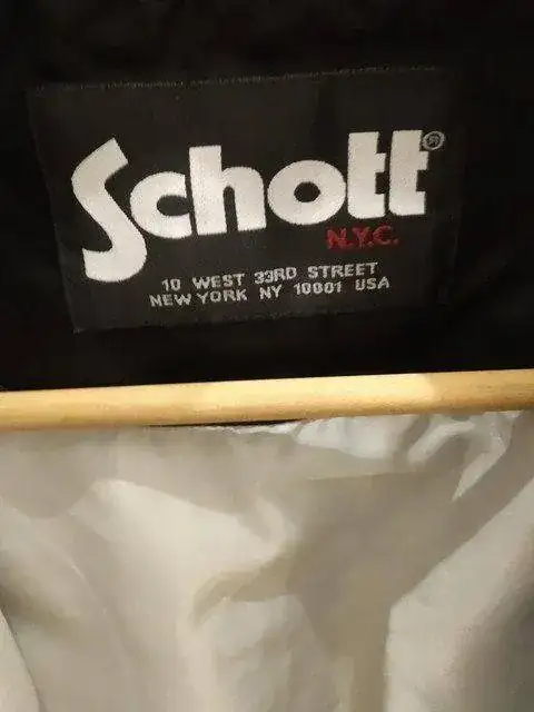 schott3.webp