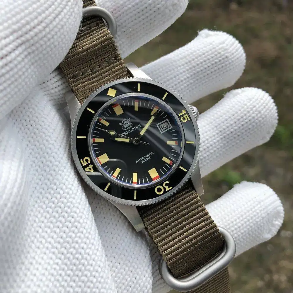 SD1952T Steeldive.webp
