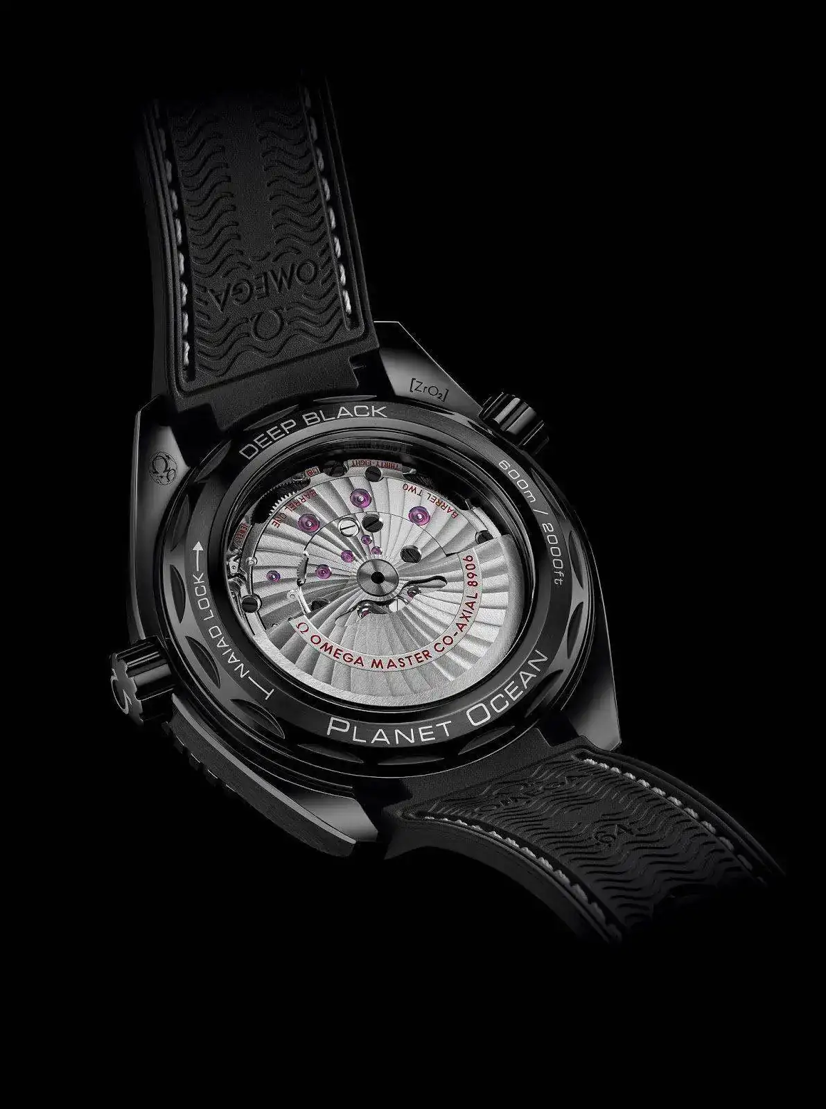 SE_Planet_Ocean_21592462201001_caseback.webp