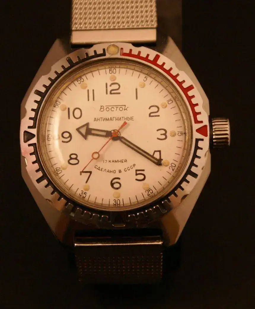 see-remade-whitedial_octagonalcase_amphibian_face1.webp
