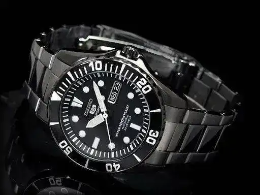 Seiko%252520Automatic%252520%25253A%252520SNZF21.webp