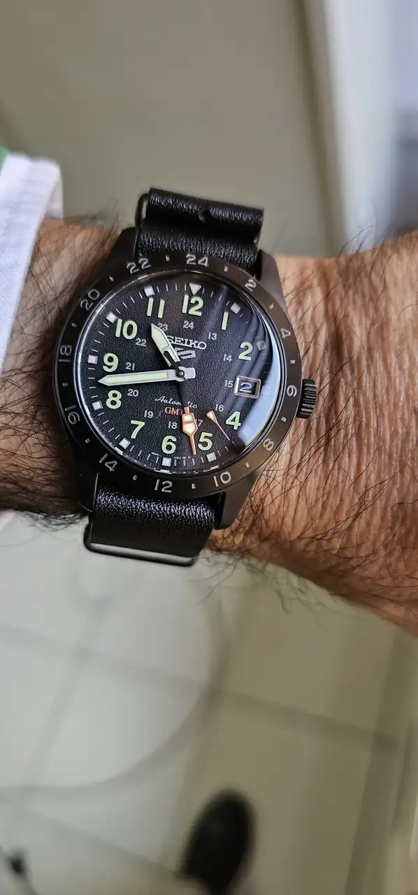 seiko 5 gmt.webp
