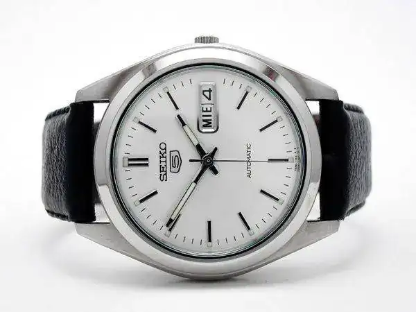 seiko-5-satin-04a.webp