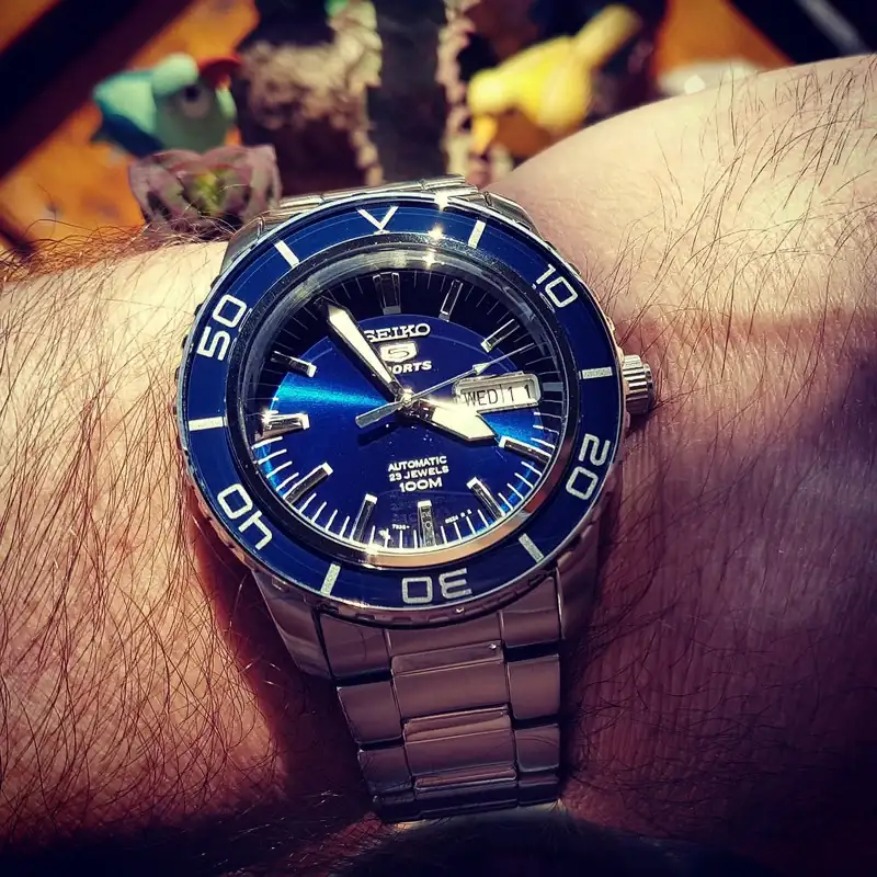 Seiko-5-SNZH53-Cal-7-S36-100-M-1.webp