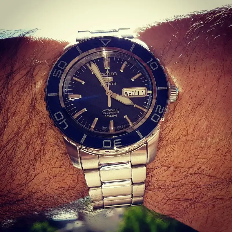 Seiko-5-SNZH53-Cal-7-S36-100-M-2.webp