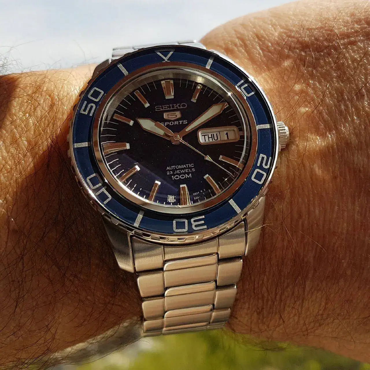 Seiko 5 SNZH53 Cal. 7S36 100M (1).webp