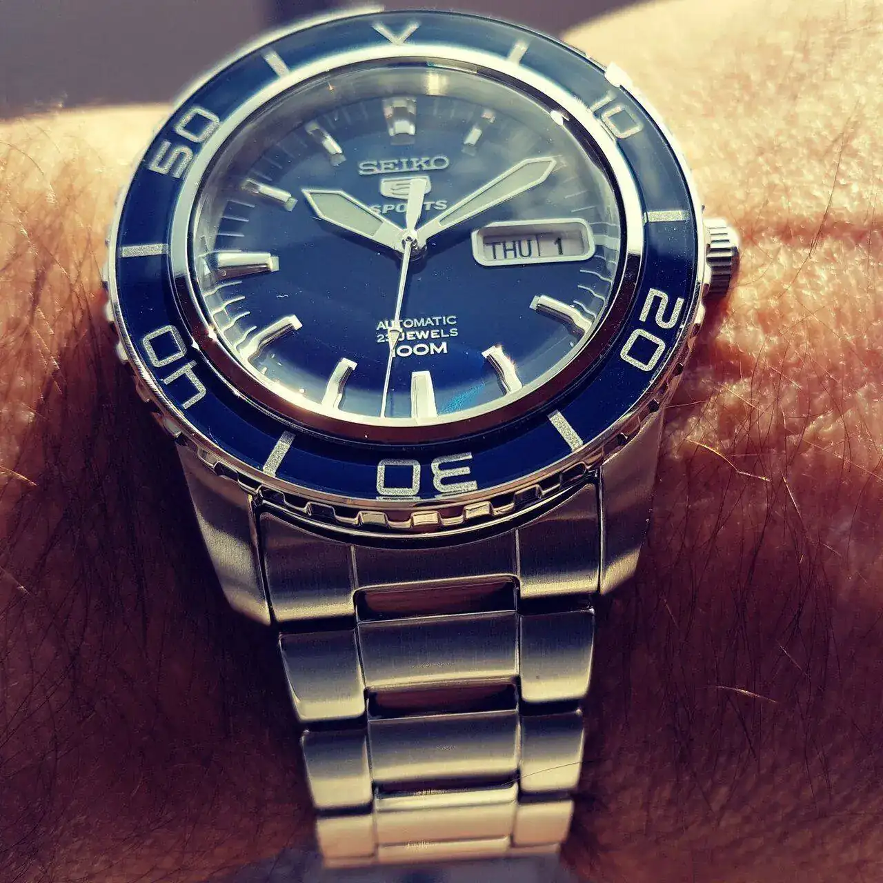Seiko 5 SNZH53 Cal. 7S36 100M (2).webp