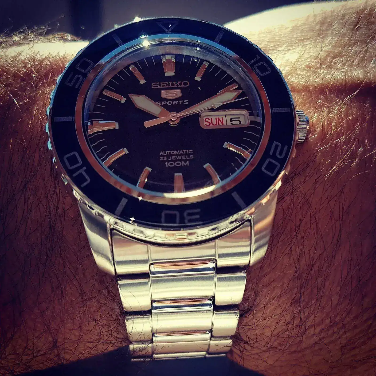 Seiko 5 SNZH53 Cal. 7S36 100M (3).webp