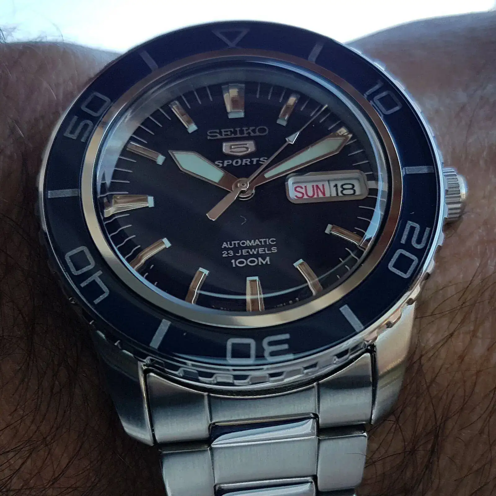 Seiko 5 SNZH53 Cal. 7S36 100M (3).webp