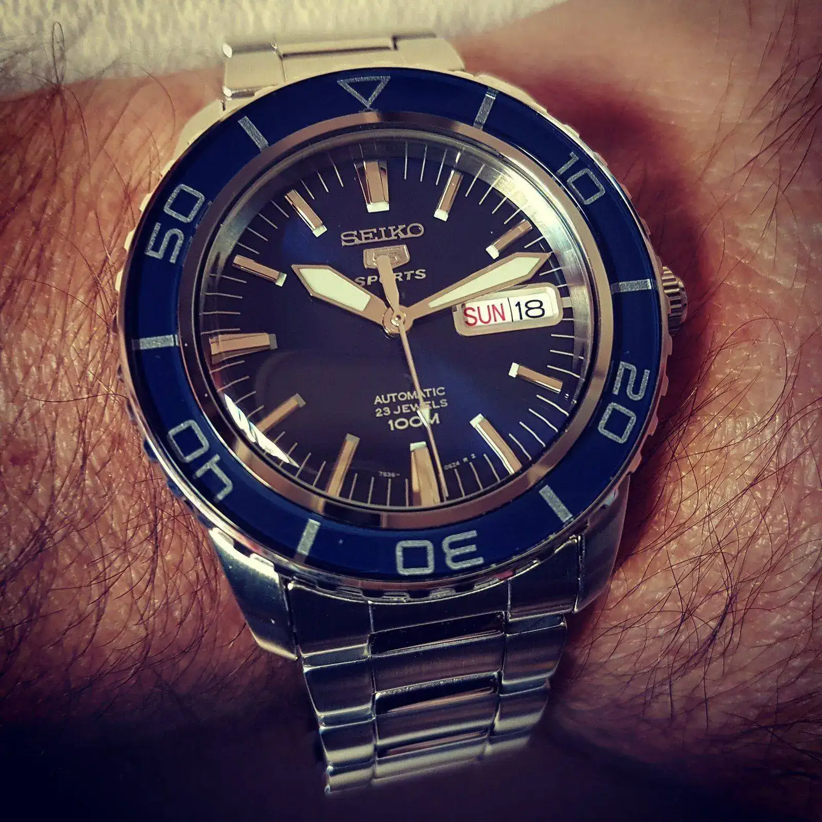 Seiko 5 SNZH53 Cal. 7S36 100M (4).webp