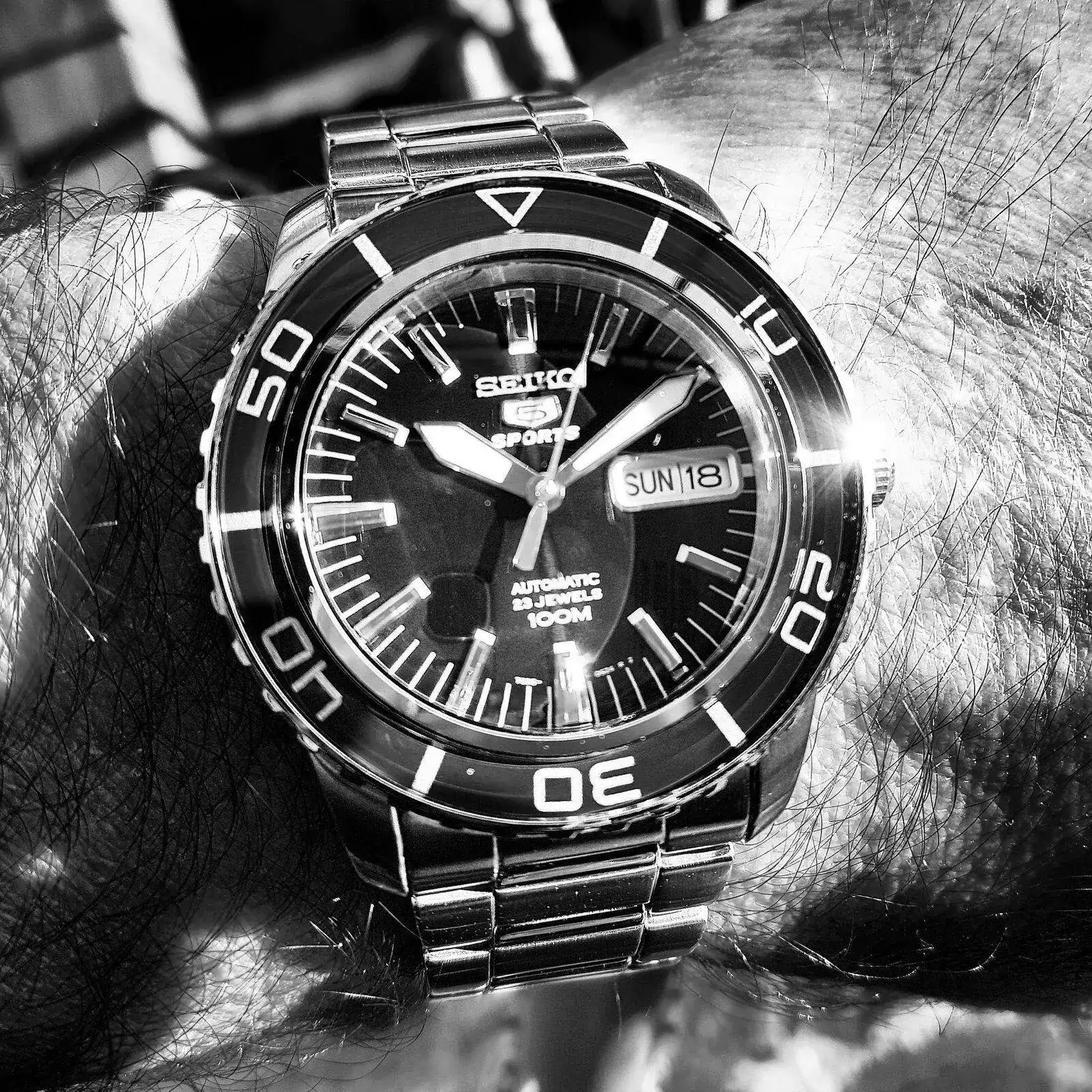 Seiko 5 SNZH53 Cal. 7S36 100M (B&W) (1).webp