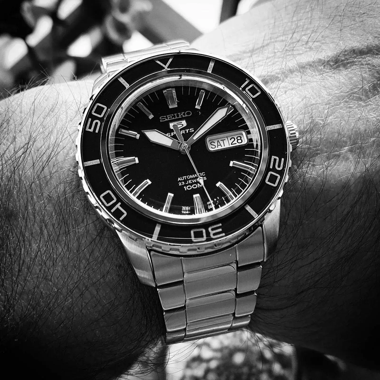 Seiko 5 SNZH53 Cal. 7S36 100M (B&W) (1).webp