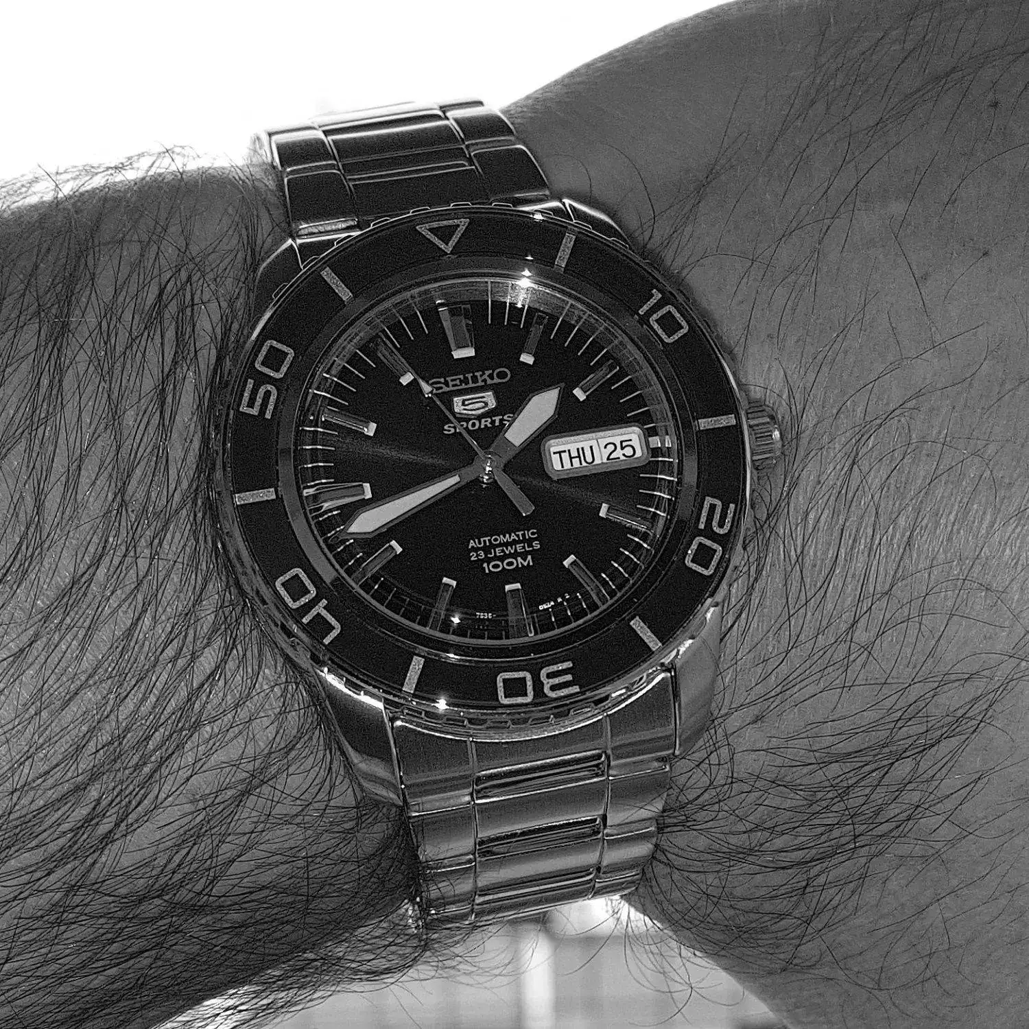 Seiko 5 SNZH53 Cal. 7S36 100M (B&W) (2).webp