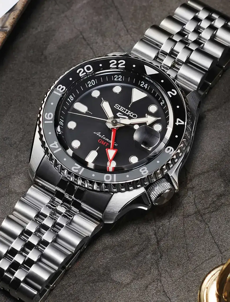 Seiko 5 Sports GMT negro