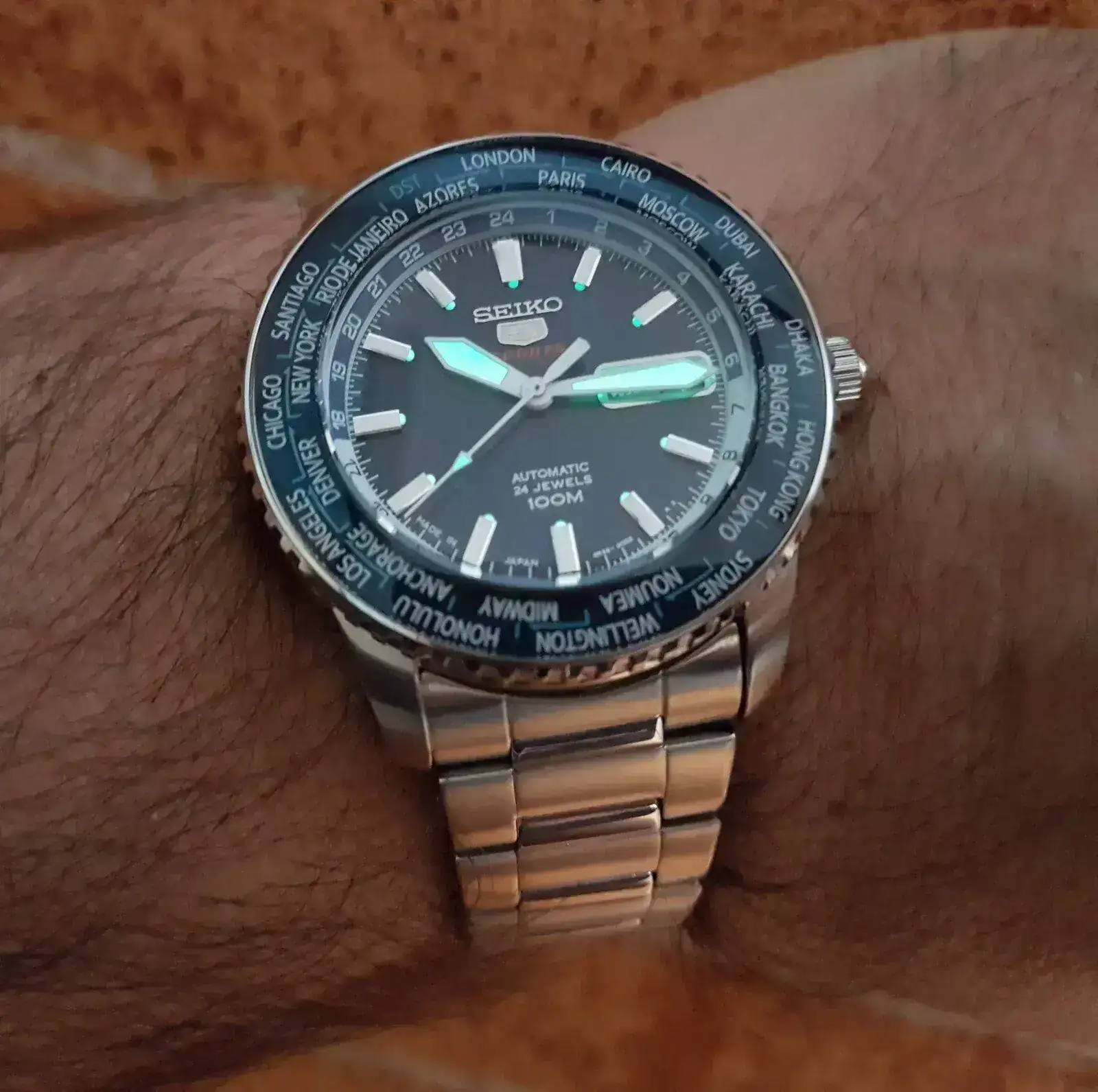Seiko 5 Sports SRP125 World Time Cal. 4R36 Auto 100M (6).webp
