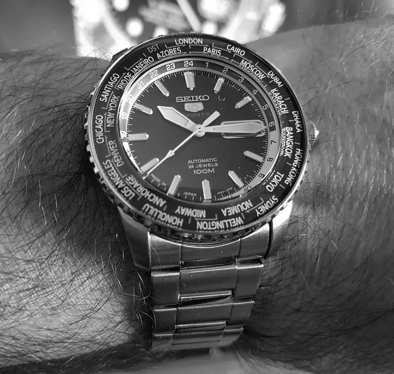 Seiko 5 Sports SRP125 World Time Cal. 4R36 Auto 100M (B&W) (1).webp