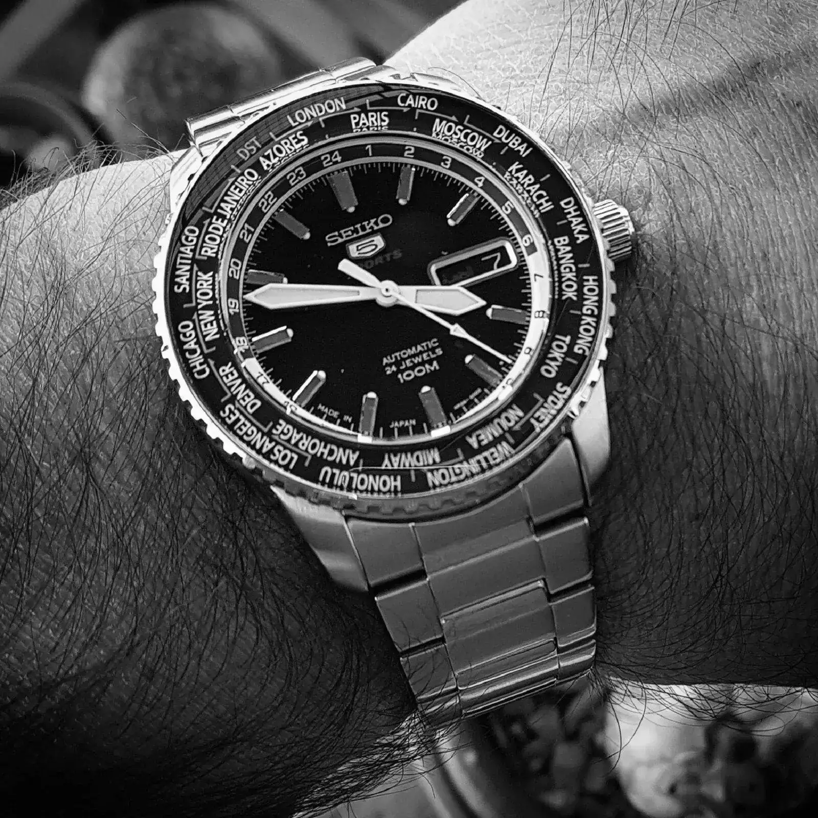 Seiko 5 Sports SRP125 World Time Cal. 4R36 Auto 100M (B&W) (1).webp
