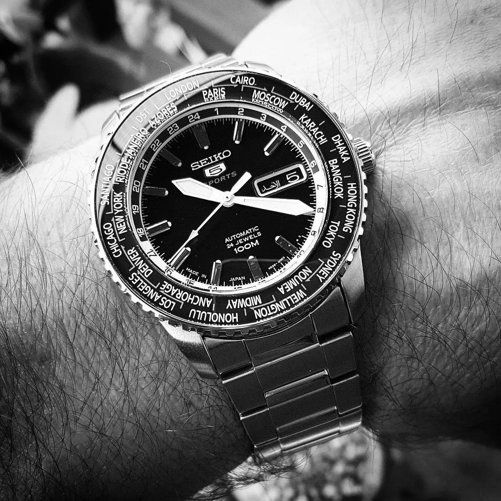 Seiko 5 Sports SRP125 World Time Cal. 4R36 Auto 100M (B&W)(2).webp