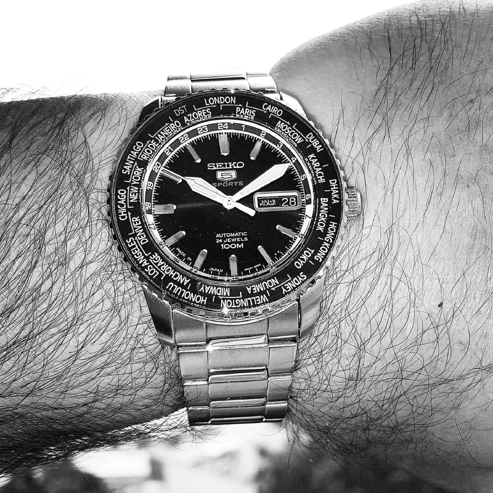 Seiko 5 Sports SRP125 World Time Cal. 4R36 Auto 100M (B&W) (2).webp