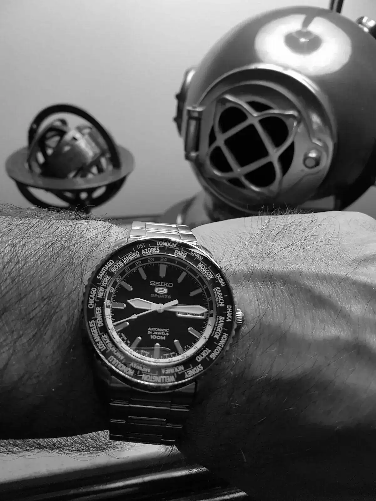 Seiko 5 Sports SRP125 World Time Cal. 4R36 Auto 100M (ByN).webp