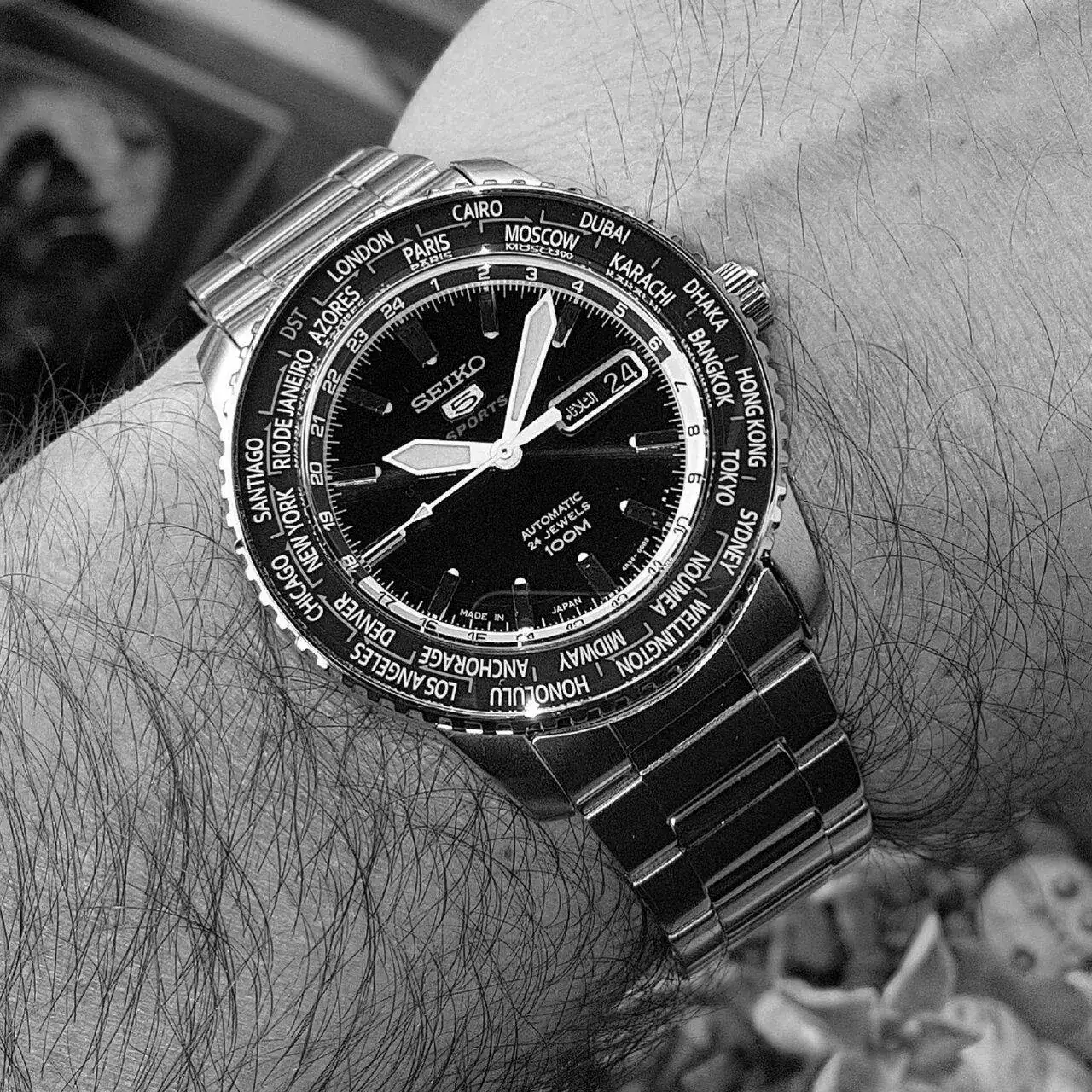 Seiko 5 Sports SRP125 World Time Cal. 4R36 Auto 100M (ByN).webp
