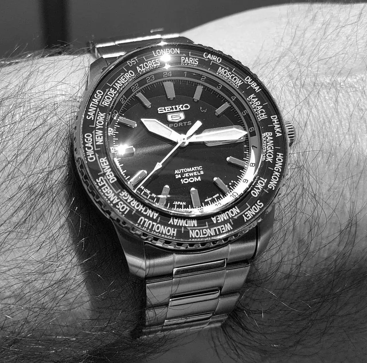 Seiko 5 Sports SRP125 World Time Cal. 4R36 Auto 100M (ByN).webp