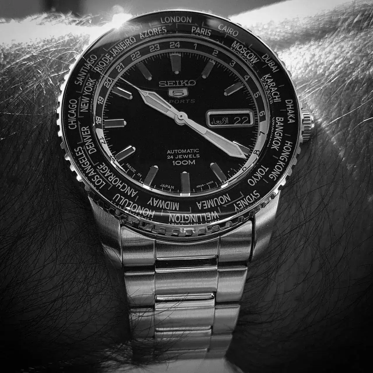 Seiko 5 Sports SRP125 World Time Cal. 4R36 Auto 100M (ByN).webp