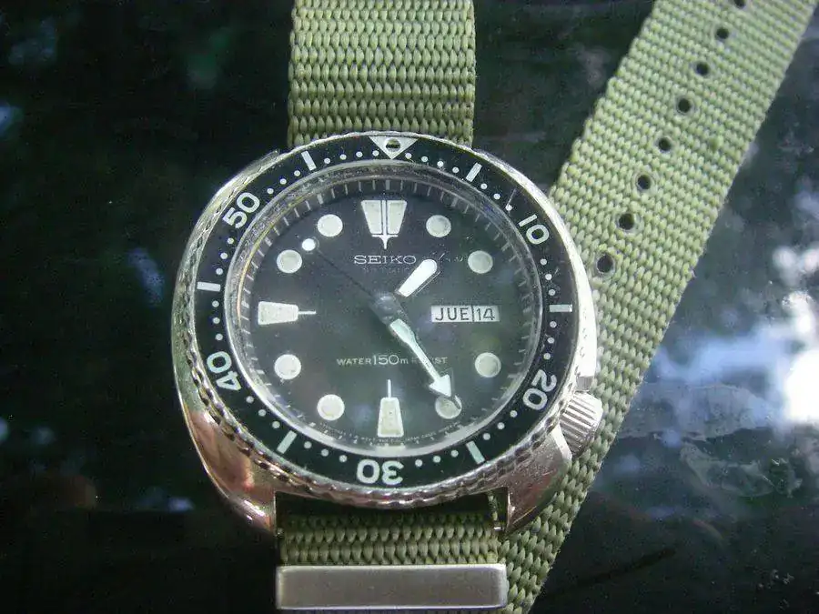 seiko 6309-7049 abril 77 remozado e.webp