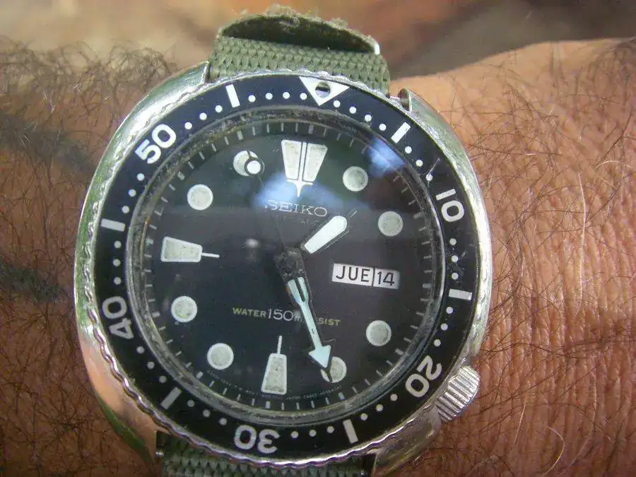 seiko 6309-7049 abril 77 remozado j.webp