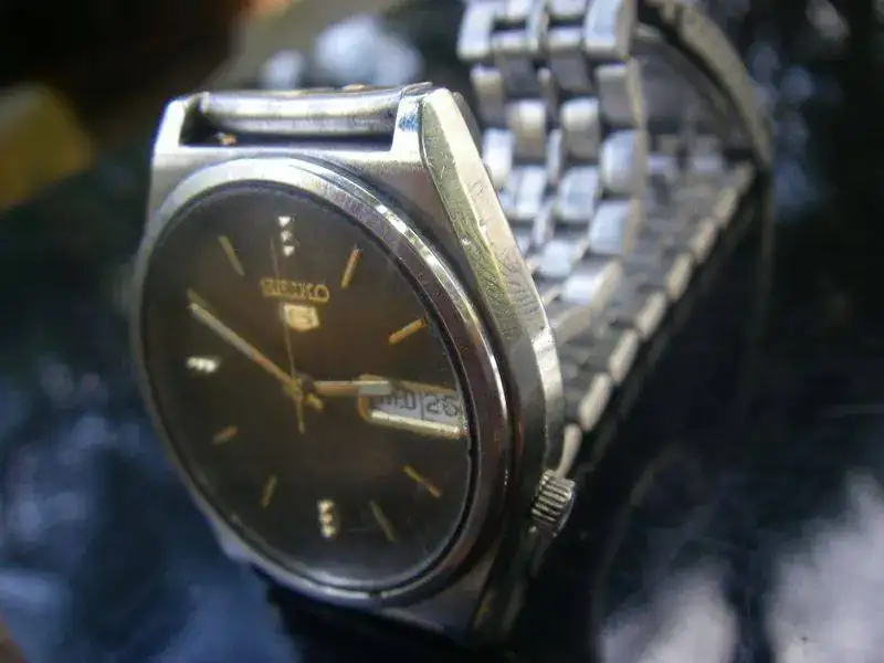 seiko 7s26-3070 NOV 77 b.webp
