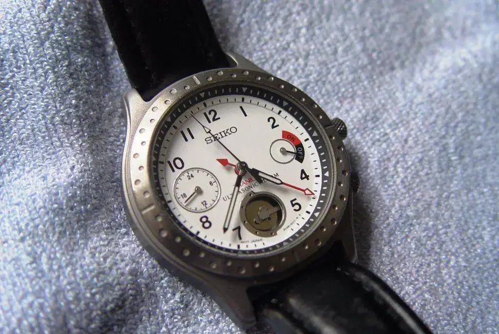 seiko-8v36_a.webp