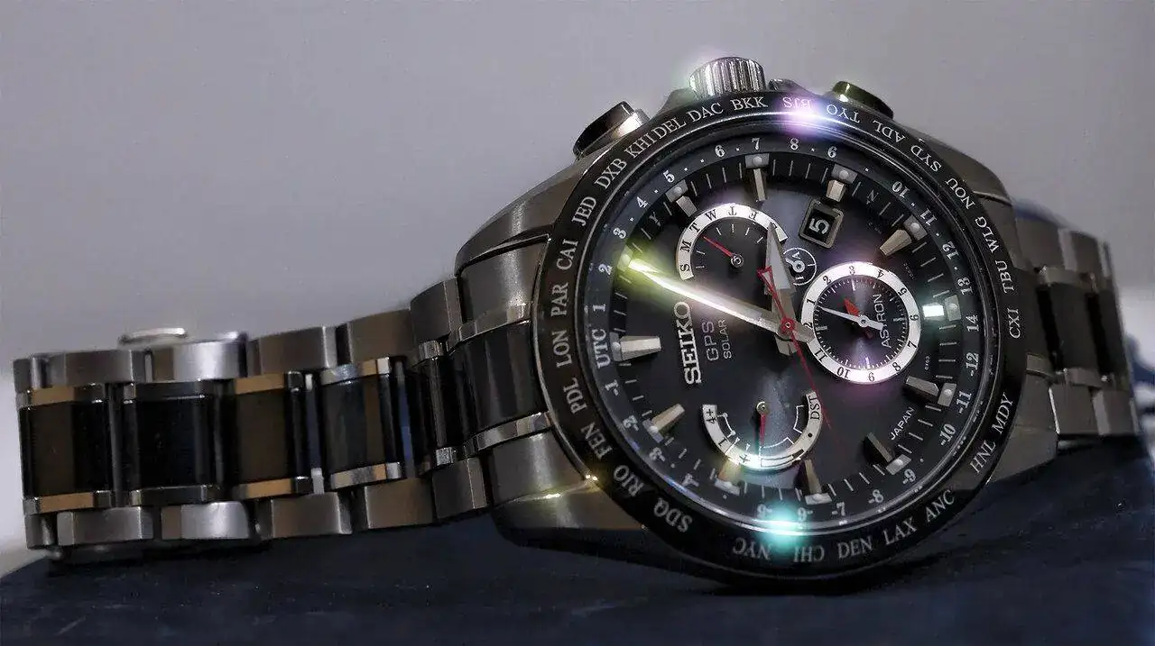 Seiko Astron Titanio Ceramico Dual Time 4.webp