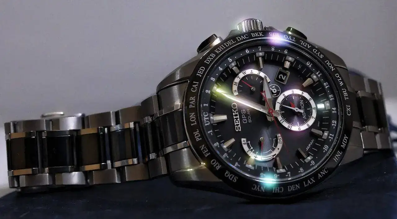 Seiko Astron Titanio Ceramico Dual Time.jpg