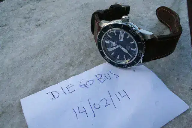 seiko azul fecha.webp