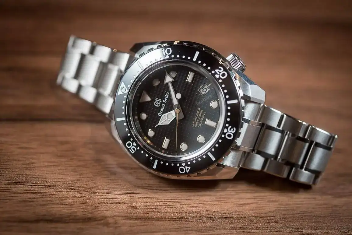 Seiko-Hi-Beat-Professional-600m-divers-SBGH255-evi.webp