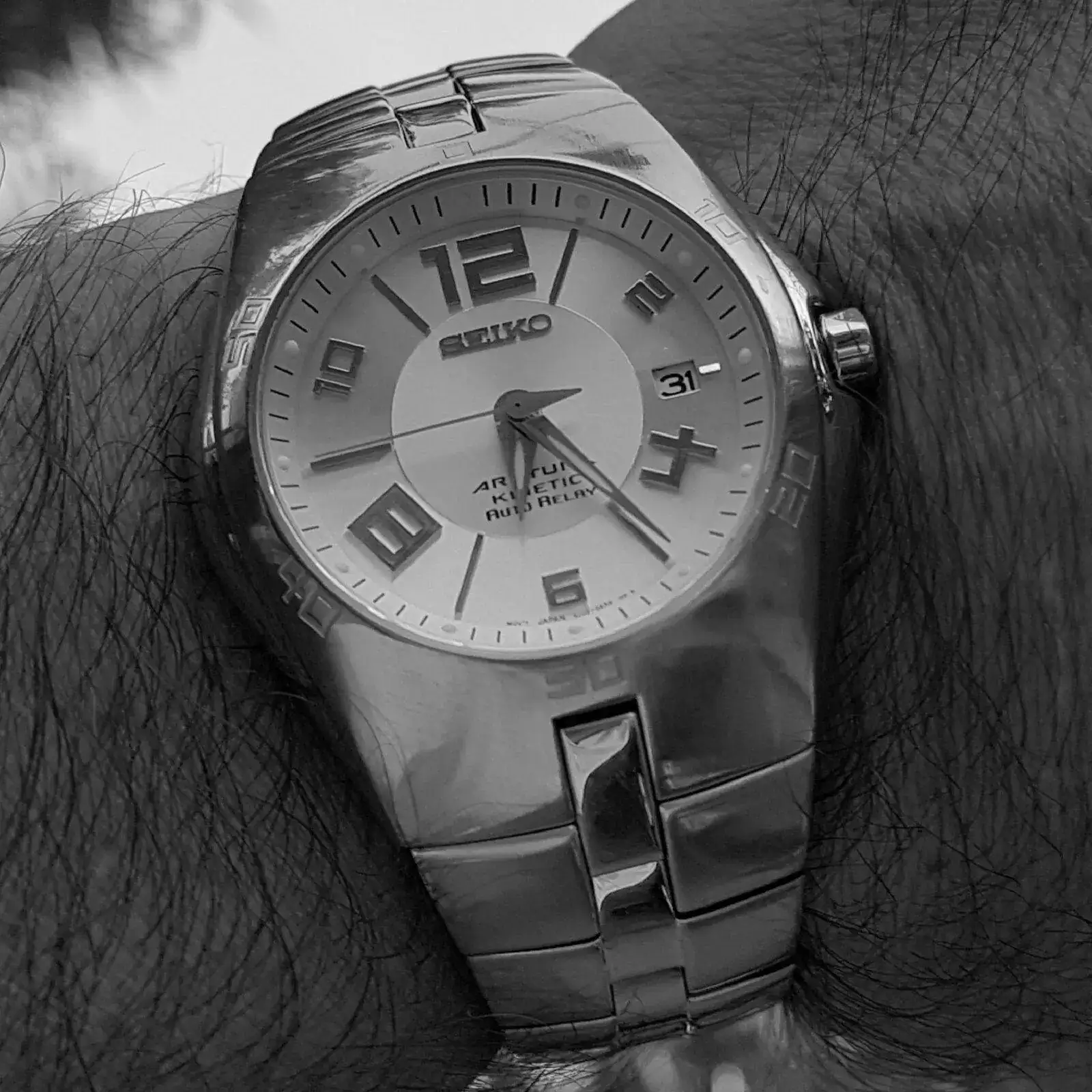 Seiko Kinetic Arctura SNG041P1 (ByN).webp