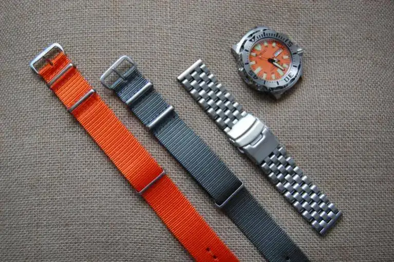 seiko-orange-monster-watchadoo-nato-dsc_0009_small.webp