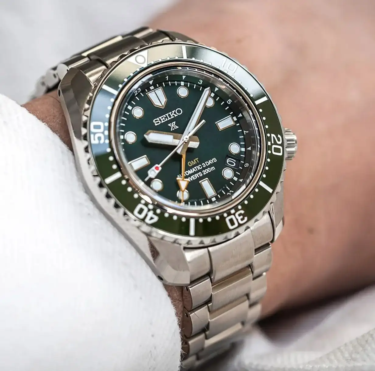 SEIKO-Prospex-1968-Diver-GMT-SPB383.webp