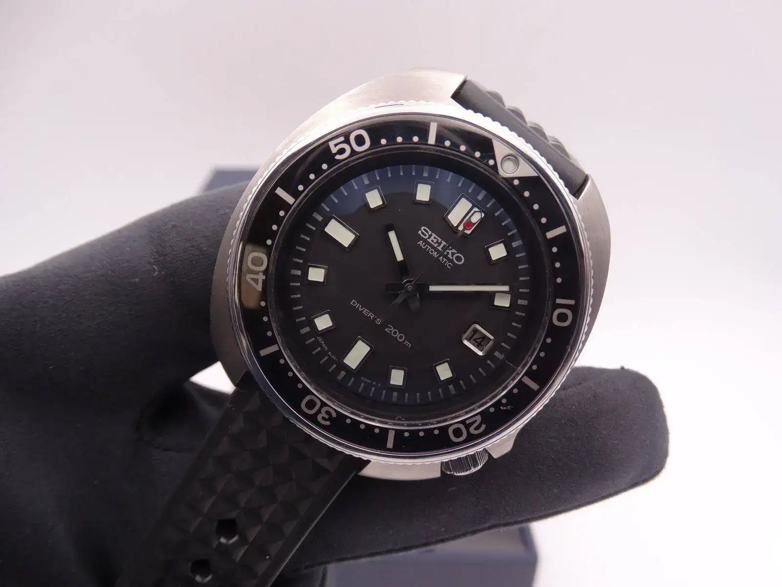 seiko prospex diver's apocalypse now captain willard 04844.webp