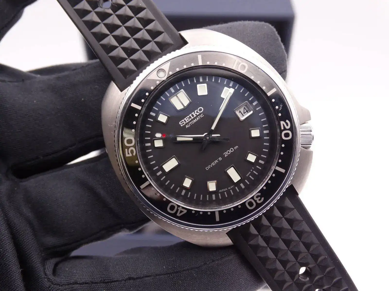 seiko prospex diver's apocalypse now captain willard 04861.webp