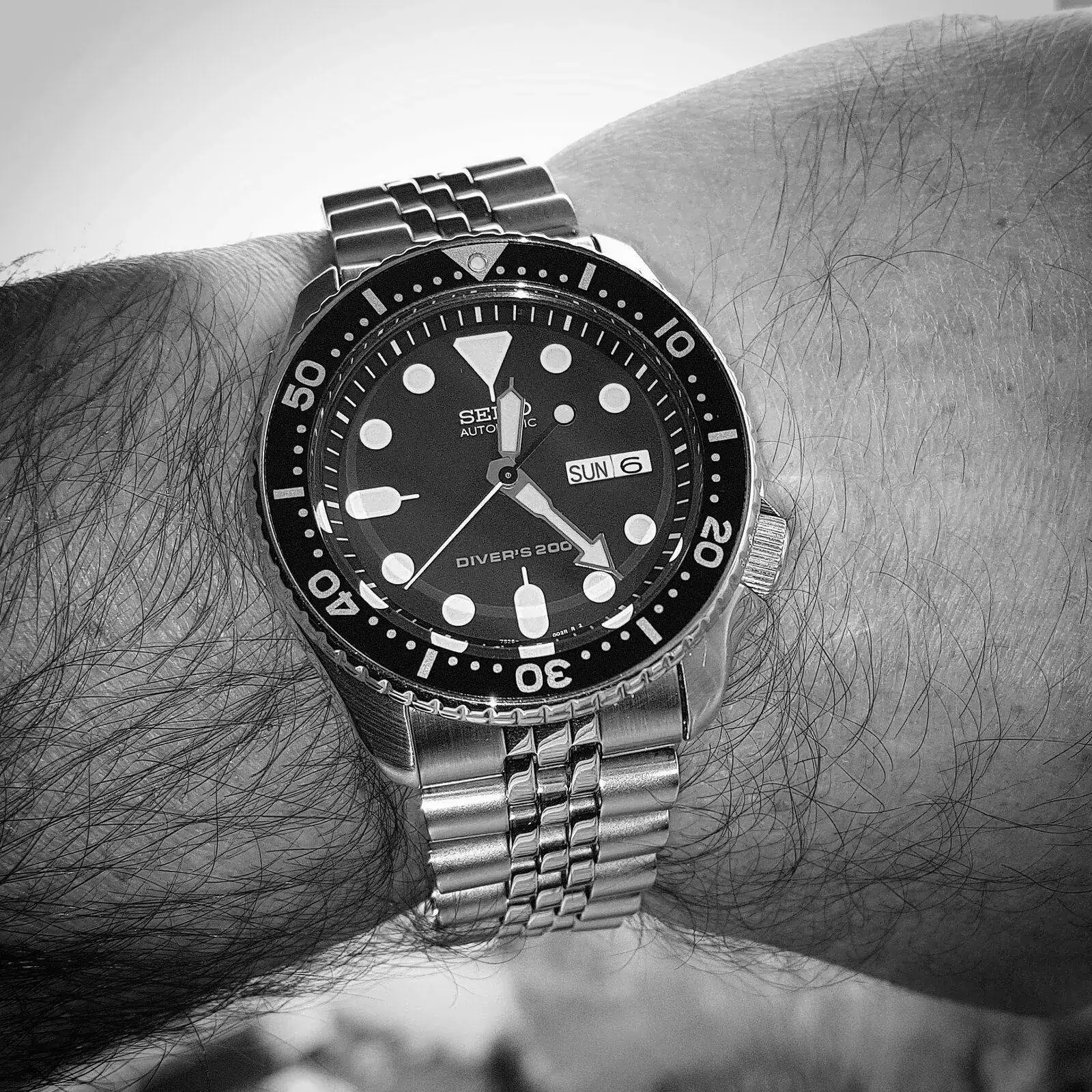 Seiko-Prospex-SKX007-Cal.-7S26-Auto-200M-2-ConvertImage.webp
