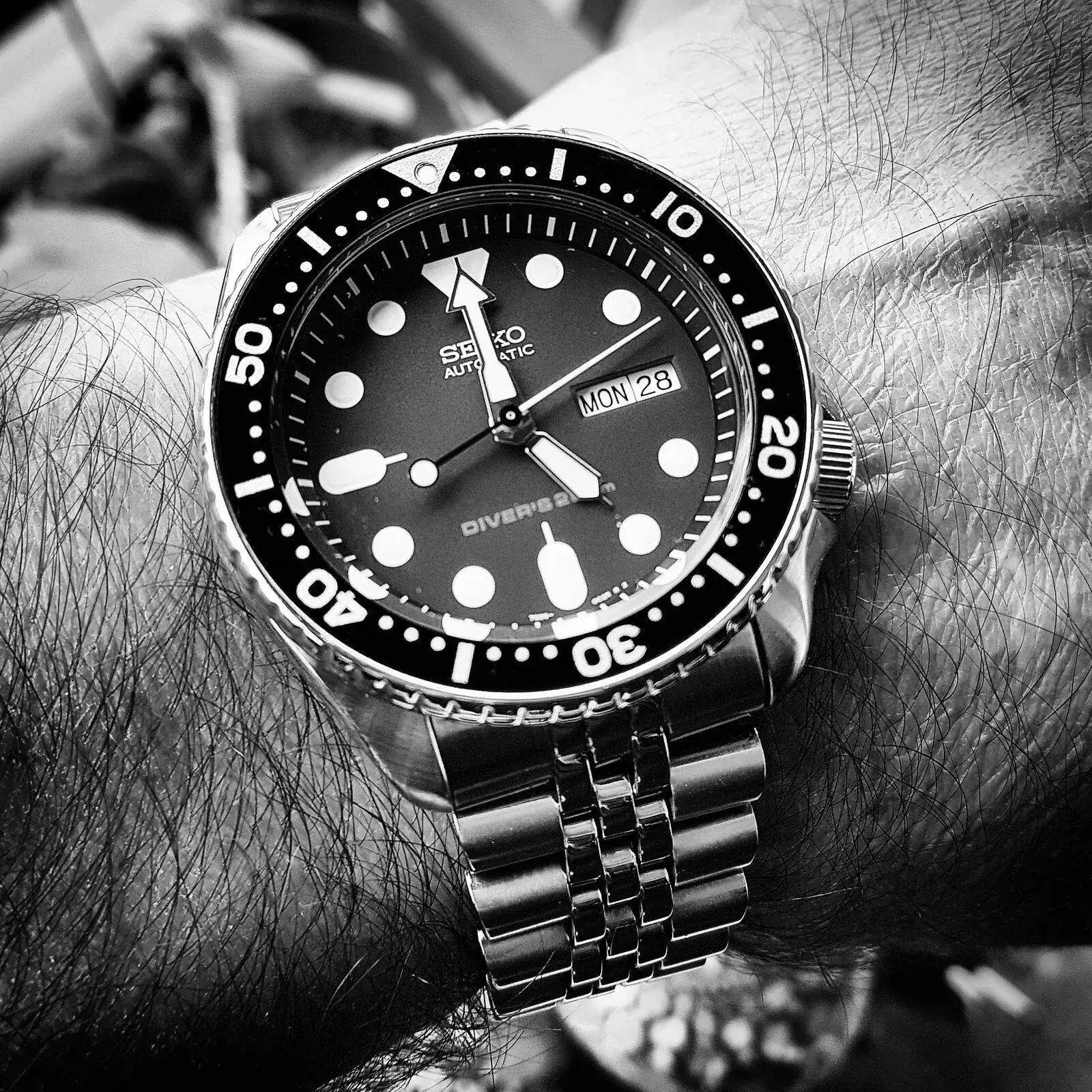 Seiko Prospex SKX007 Cal. 7S26 Auto 200M (B&W).webp