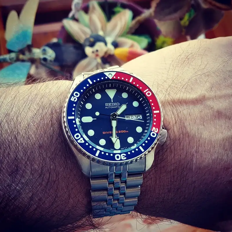 Seiko-Prospex-SKX009-Cal-7-S26-Auto-200-M-1.webp