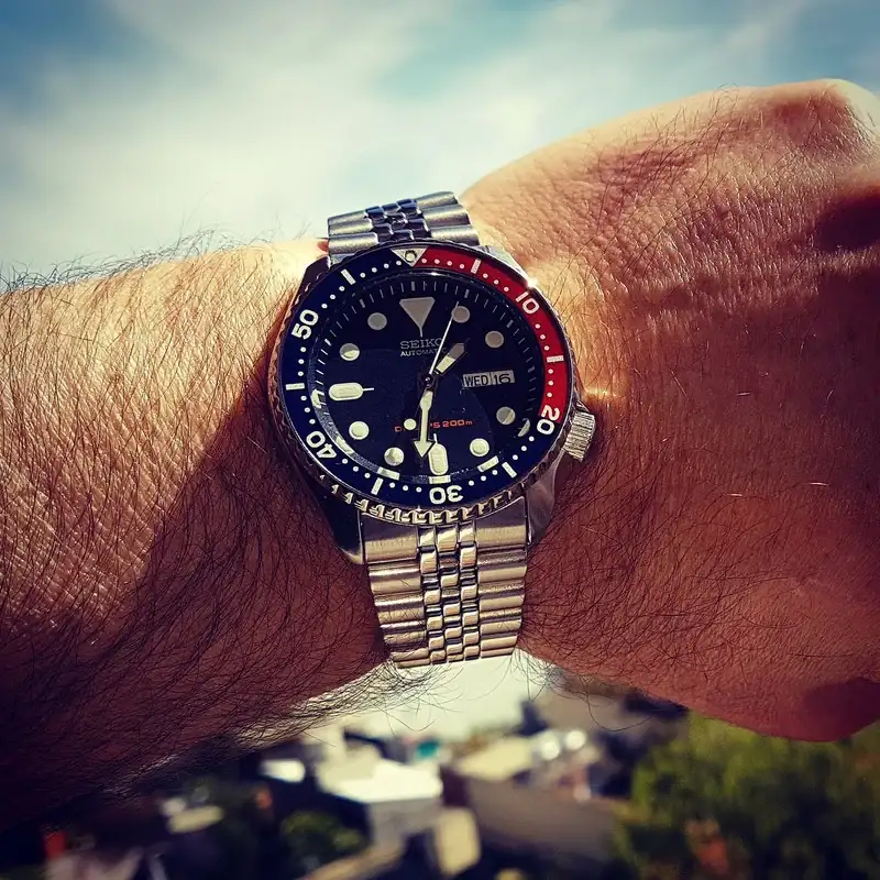 Seiko-Prospex-SKX009-Cal-7-S26-Auto-200-M-2.webp