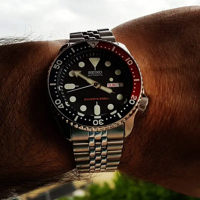 Seiko-Prospex-SKX009-Cal-7-S26-Auto-200-M-2.webp